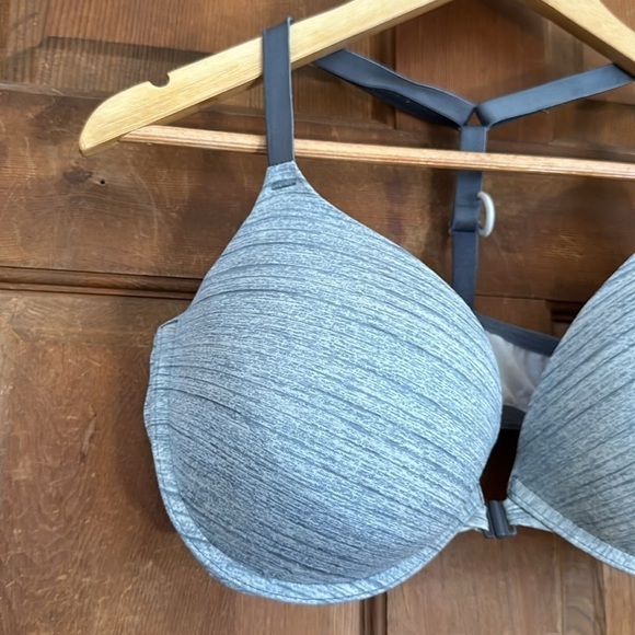 Victoria’s Secret Gray/Pink Front Closure Bra Size 36DD - Picture 2 of 10